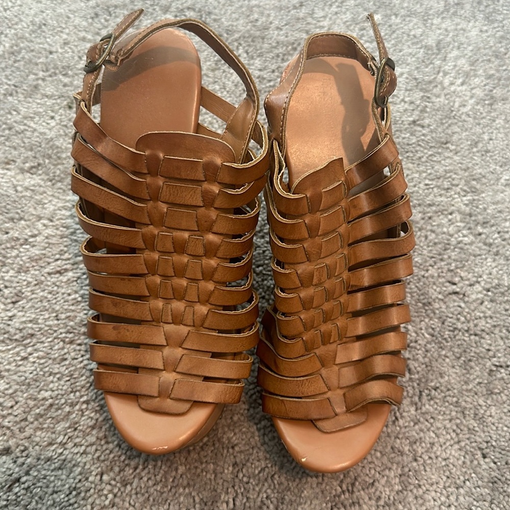 Brown wedges